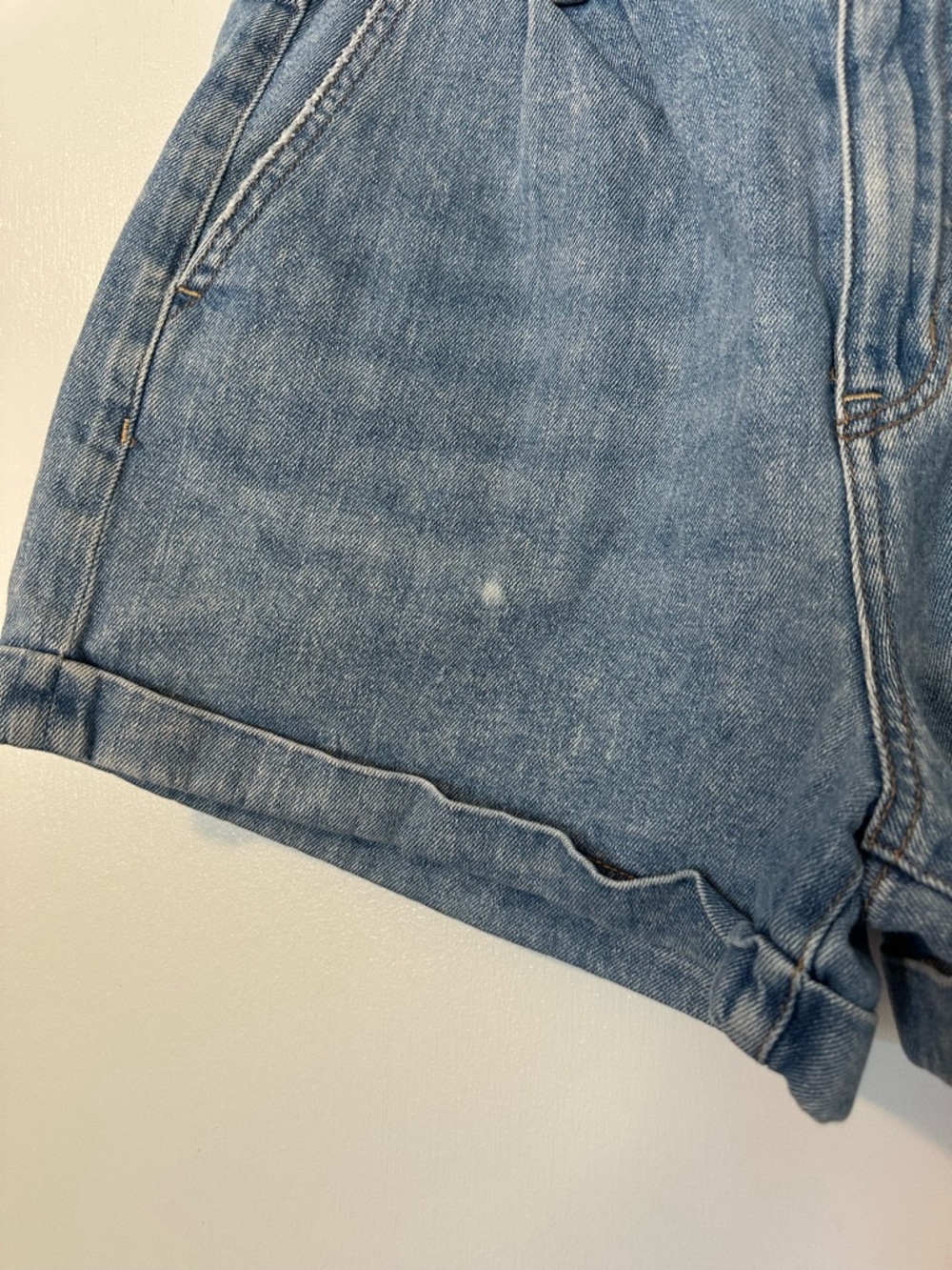 American Eagle Cuffed Denim Mom Short Women’s 8 Blue - Picture 2 of 7